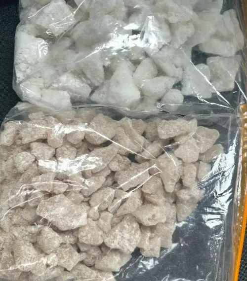 Substanțe psihoactive noi (legale), precum mefedrona, 2-CMC, 3-CMC, 2-MMC, 3-MMC